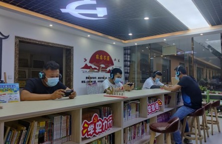 江苏扬州赵庄村农家书屋创新模式助推全民学习热潮