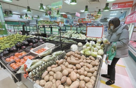 记者探访连锁超市了解到 北京近期蔬菜零售价降了不少