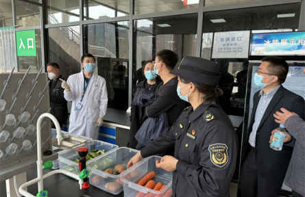 河南郑州：建设高校食堂快检实验室 构筑校园食品安全“防火墙”